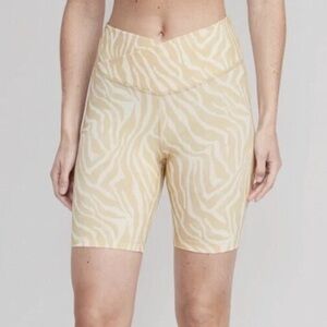 Old Navy Active Zebra Print Extra High Rise Biker Shorts Size Small